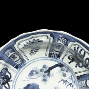 Plato de porcelana, azul y blanco, estilo Ming