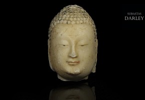 Buda de piedra policromada, estilo Tang