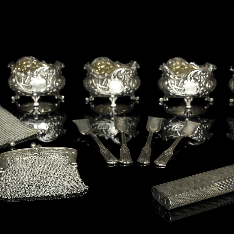 Lot of silver objects and a lighter, early 20th century