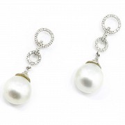 Pendientes en oro blanco de 18k, con perla australiana y diamantes