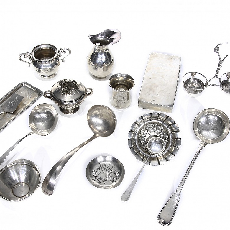 Lot of European silver punched objects, 20th century