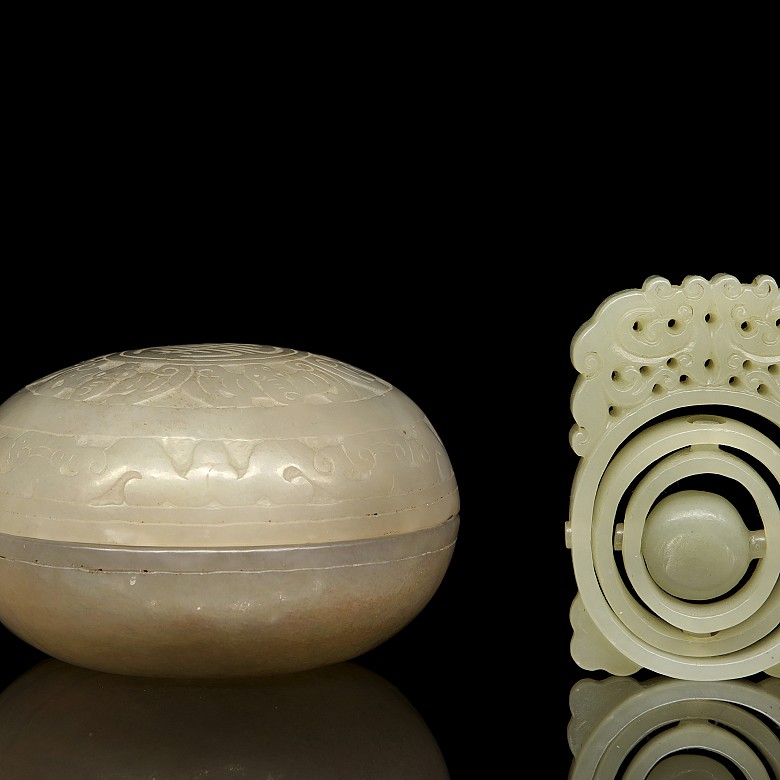 Four small carved jade objects - 3