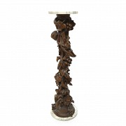 Vicente Andreu. Carved wooden column with marble, 20th century - 1