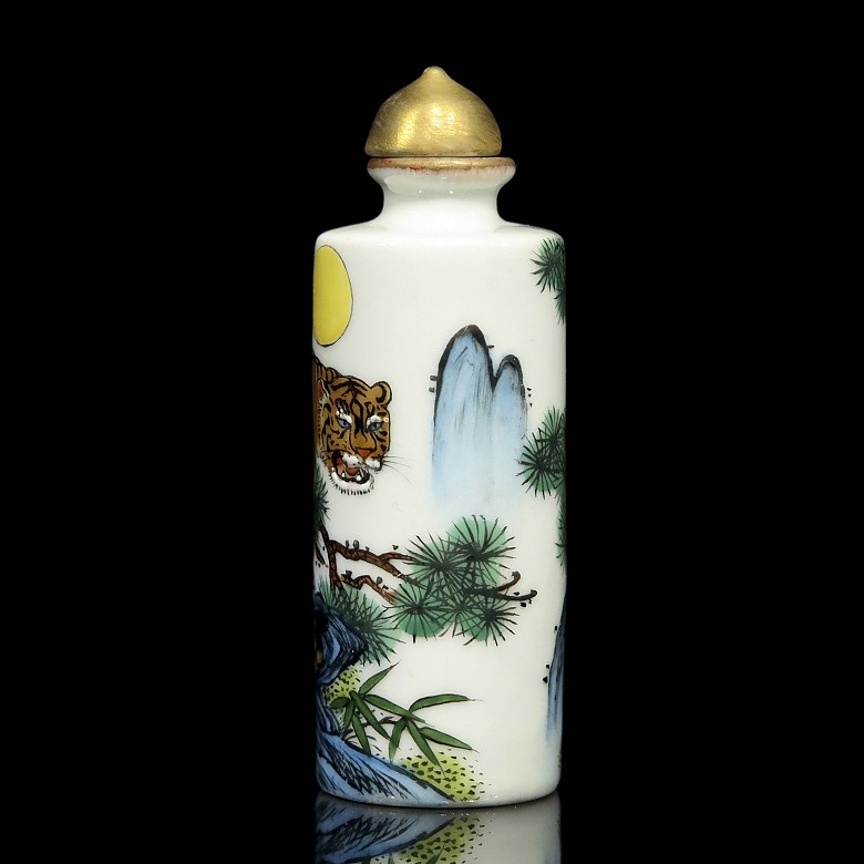 Botella de rapé en porcelana esmaltada, con marca Yongzheng - 1