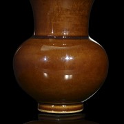 Pequeño jarrón de porcelana vidriada, dinastía Qing