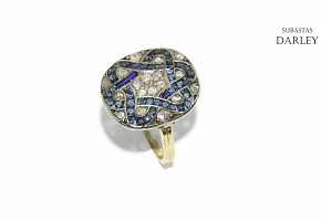 Shuttle ring, Art Deco style, with antique cut diamonds and sapphires
