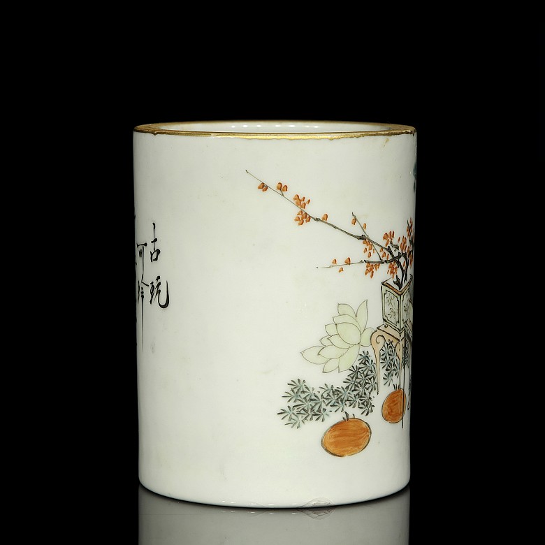 Xu Pinheng. Bote para pinceles de porcelana esmaltada