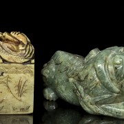 Lot of a seal and carved stone figure, 20th century