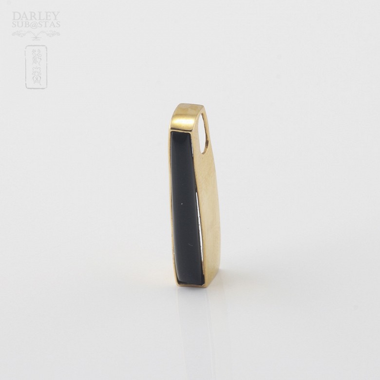 Pendant in 18k yellow gold and onyx - 2