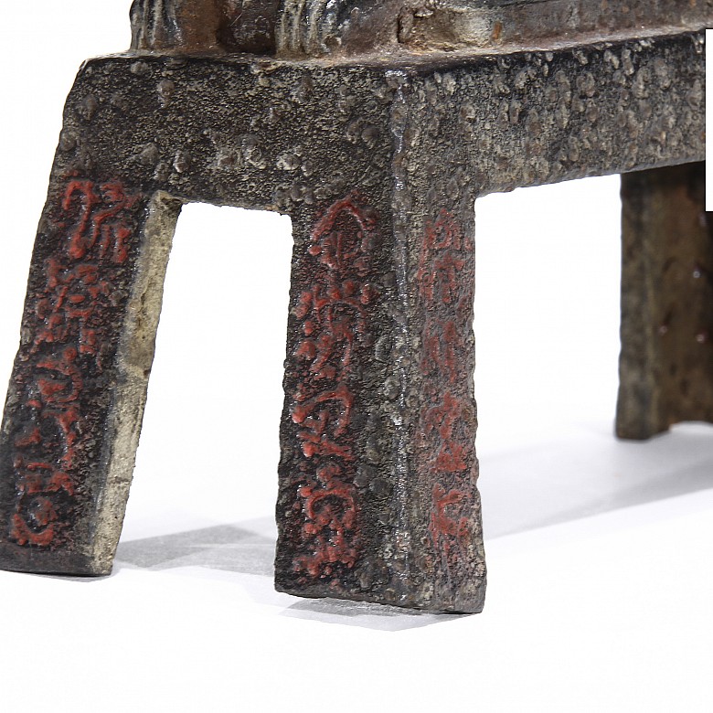 Escultura de Guanyin en hierro, dinastía Qing.