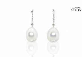 Pendientes en oro blanco de 18 k, perlas australianas y diamantes