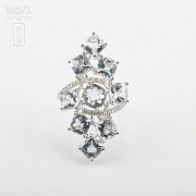 Beautiful aquamarine and diamond ring