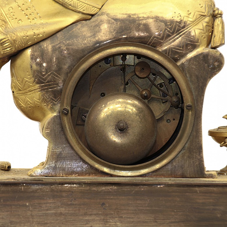 Reloj de sobremesa en bronce dorado, Francia, med.s.XIX - 1