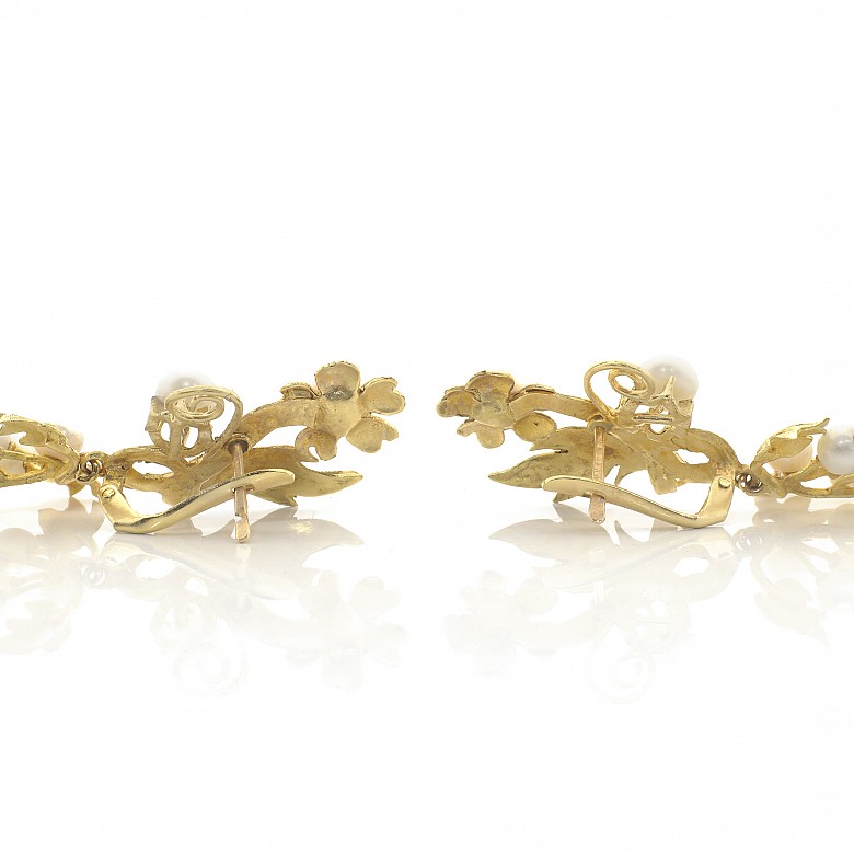 Pendientes de oro amarillo 18 k en forma de flor y racimo