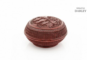 A Chinese cinnabar red lacquer box, 19th century