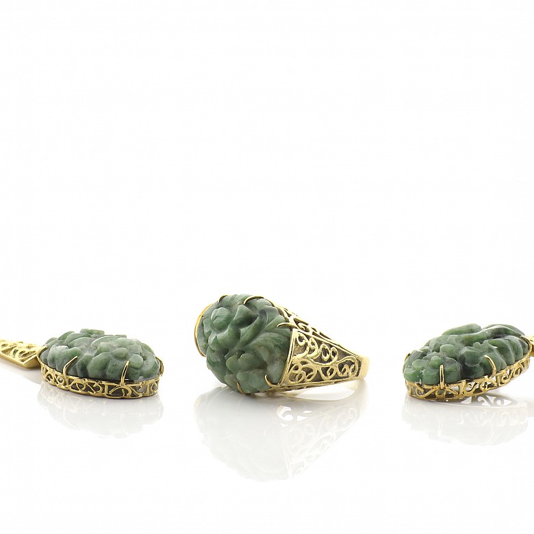 Set in carved jade and 18k gold - 4