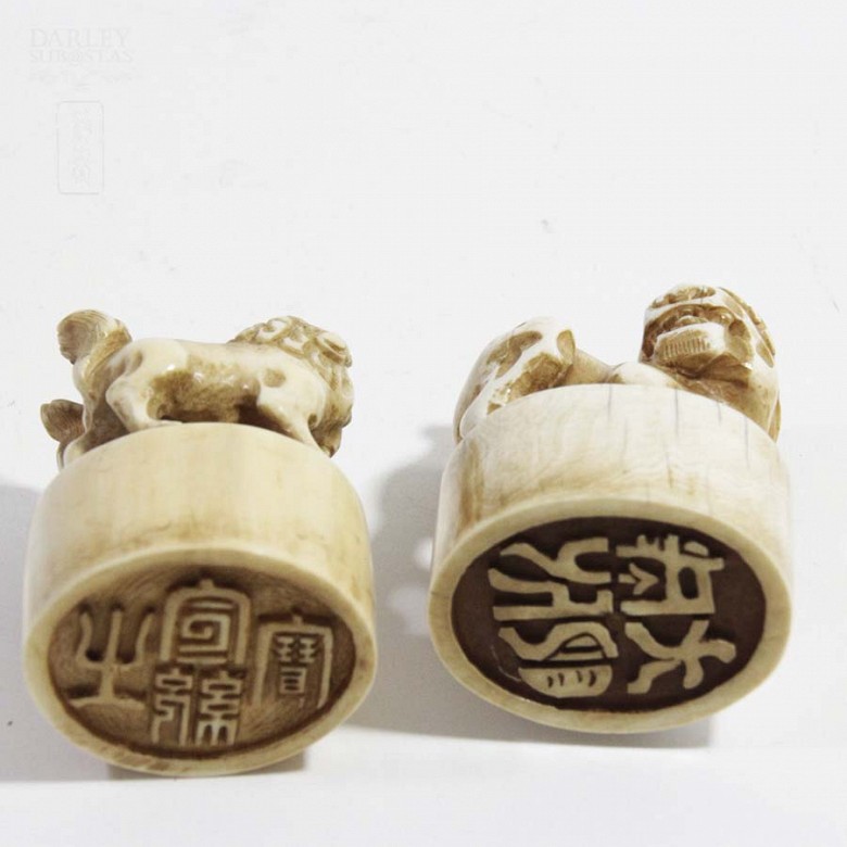 Two oval stamps of Chinese ivory - 2