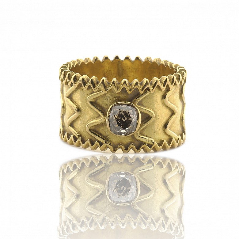 Ring in 22k yellow gold with diamond