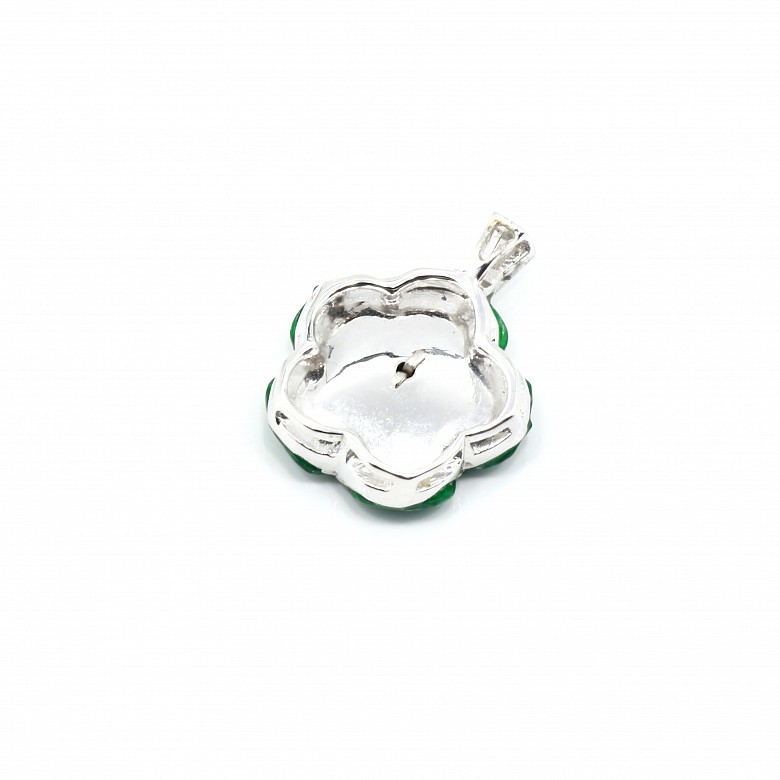 Jadeite pendant with diamonds, 18k white gold