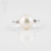Anillo con perla blanca y diamantes en oro blanco 18k - 4