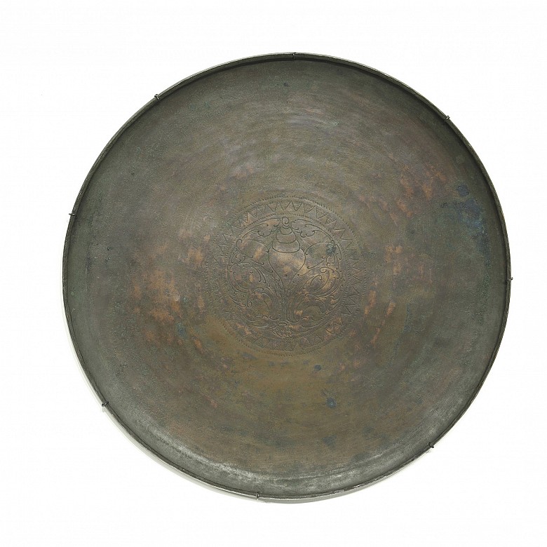 Gran bandeja de cobre indonesio, Talam. S.XIX - XX