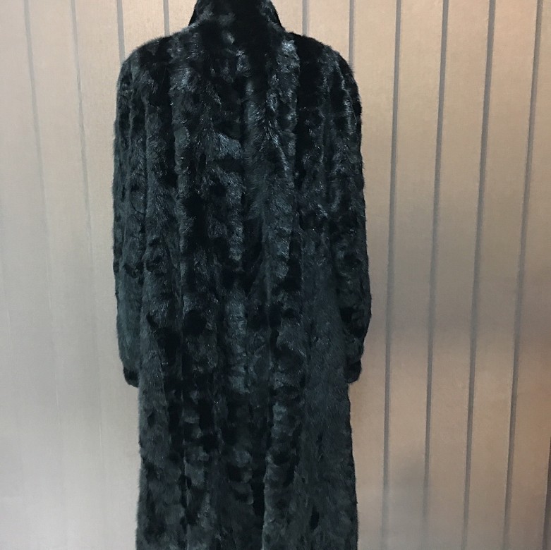Long coat of black mink. - 3