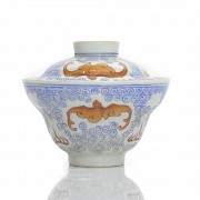 Bowl con tapa en porcelana esmaltada, con marca Tongzhi