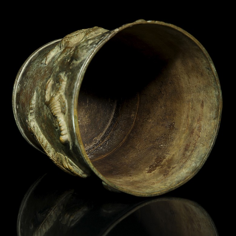 Asian bronze vessel 