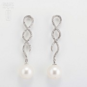 Earrings with Natural pearl and diamond 0.35cts in white gold - 1