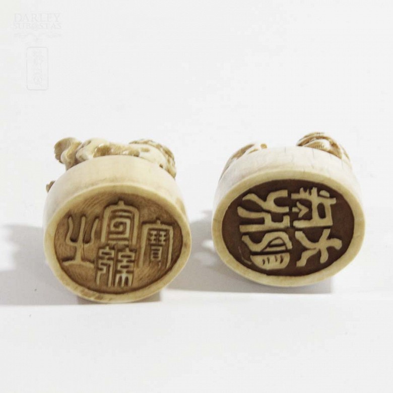 Two oval stamps of Chinese ivory - 5