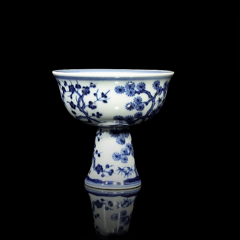 Porcelain footed bowl, Qing dynasty