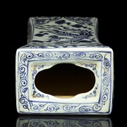Almohada de cerámica, azul y blanco, S.XX - 6