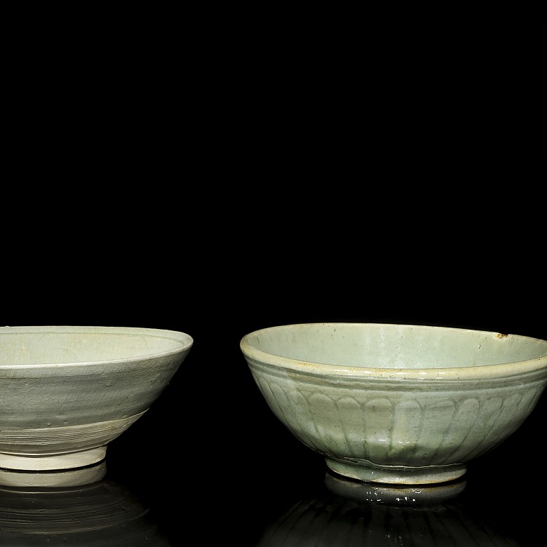 Two glazed pottery bowls, Song dynasty