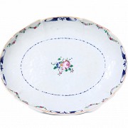 Enameled porcelain dish, 19th century