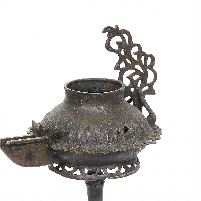 Lámpara para aceite con pie, Sumatra, s.XIX