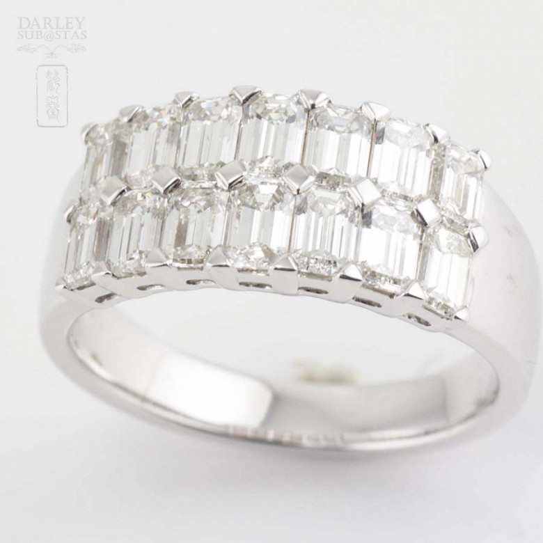 Fantástico anillo oro blanco 18k y diamantes 2.12cts