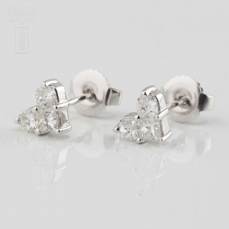 Pair of earrings in 18k white gold and diamonds. - 2