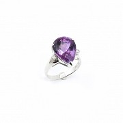 18 k white gold ring with amethyst and diamonds.