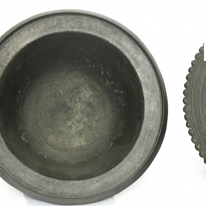 Dos cuencos de bronce, Indonesia. S.XIX - 5