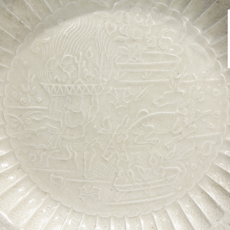A Dingyao ceramic dish, Song dynasty (1127-1279)