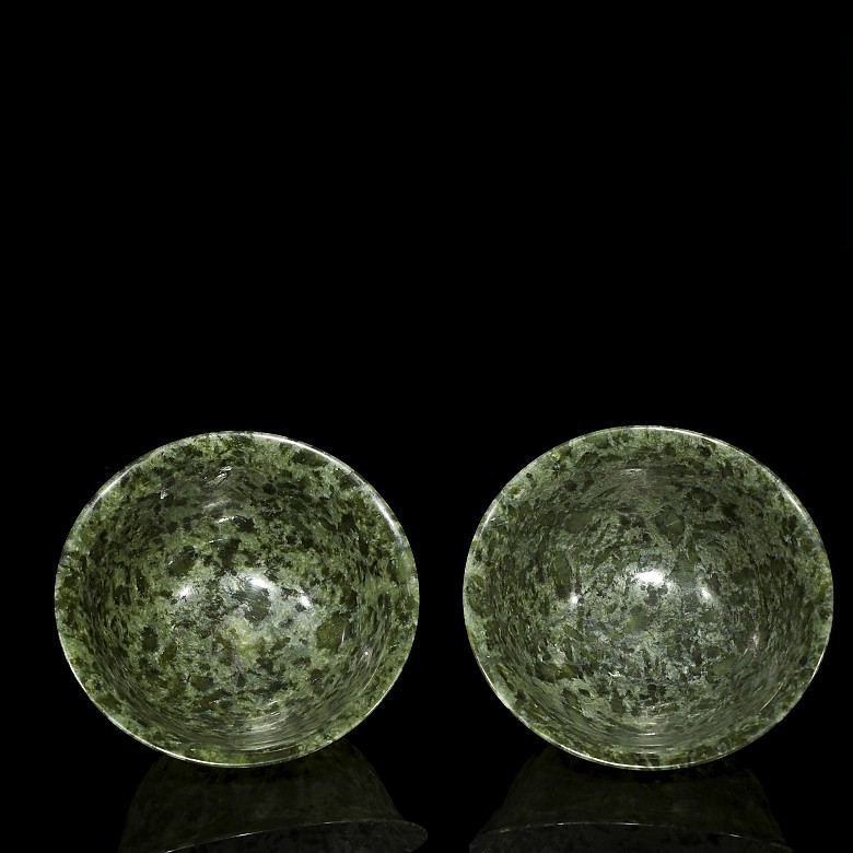 Pareja de cuencos de jade, S.XX - 2