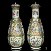 Pair of lidded vases, famille rose, Canton, 19th century - 9