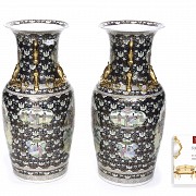 Pair of large Cantonese vases, 20th century - 1