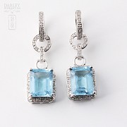 Pair of long earrings in 18k white gold with  8.22cts topaz and diamonds - 3