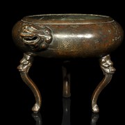 Inlaid bronze tripod censer, Qing dynasty