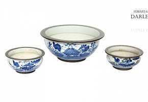 Tres cuencos de cerámica china.
