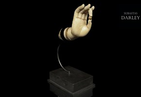 Hand of Buddha in white marble, Tang dynasty (618 - 906)