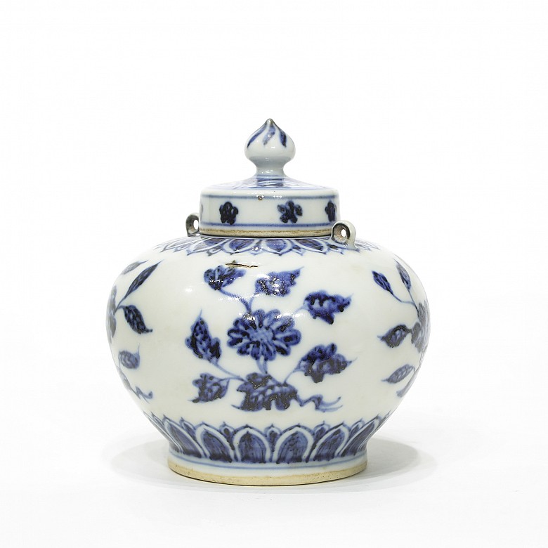 Blue and white lidded jug, Jingdezhen, Ming Xuande dynasty.