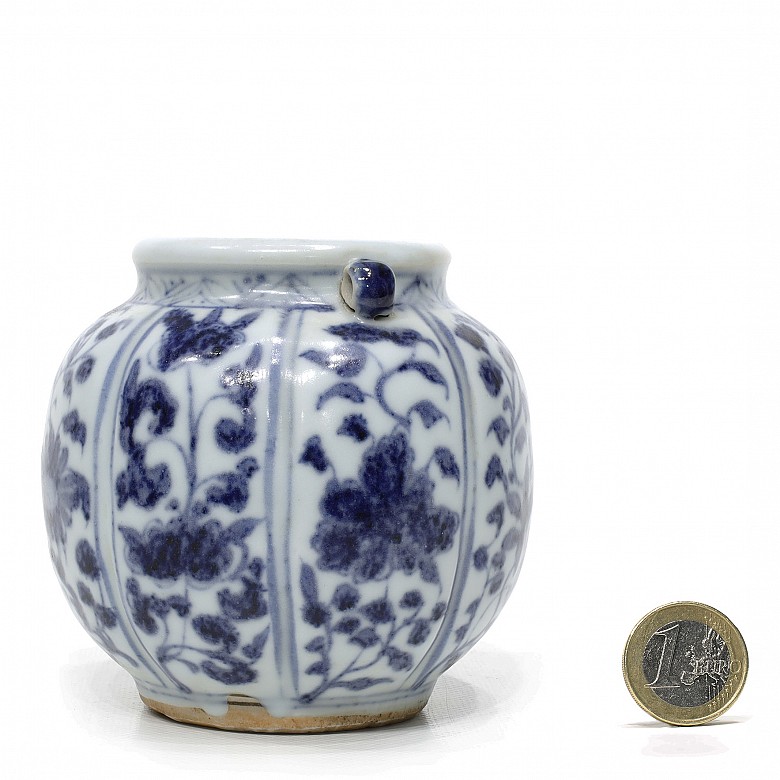 Pequeña vasija de cerámica, estilo Yuan.