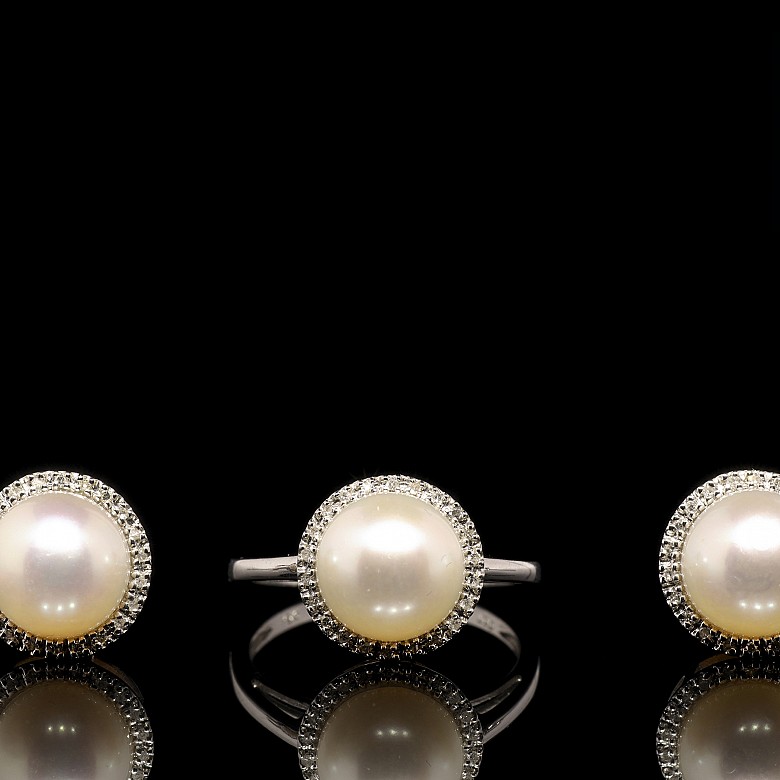 Conjunto en oro blanco de 18 k, perlas y diamantes - 1